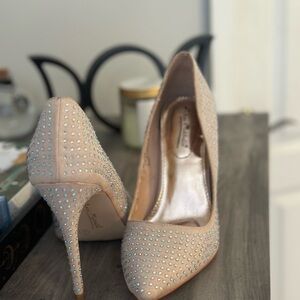 Tanned pumps with rhinestones. Size - Anne Michelle